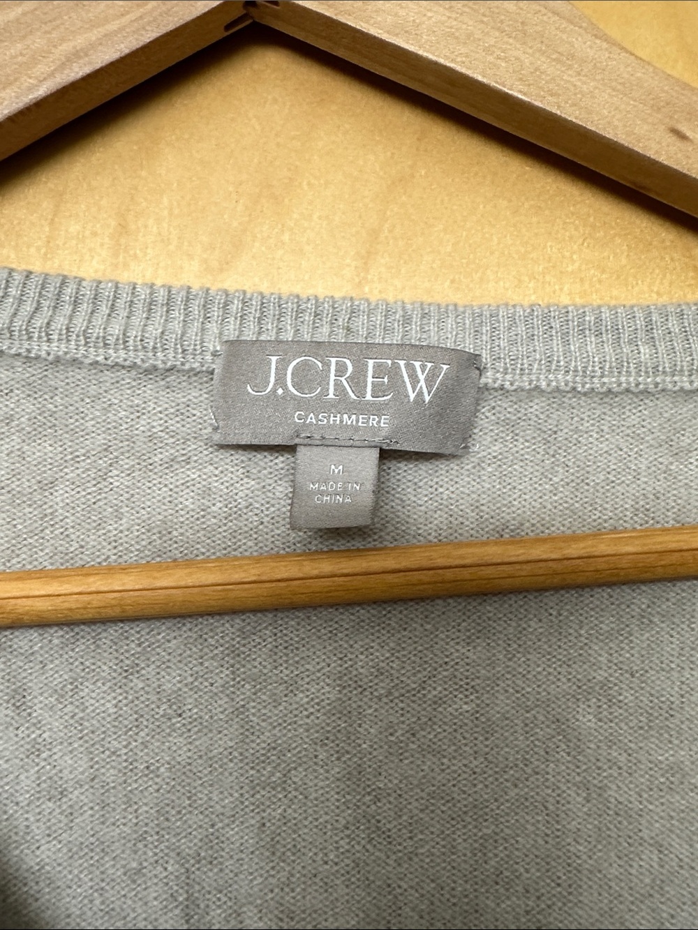 J. Crew Women’s V-Neck Cashmere Sweater in Heather Gray - Picture 2 of 5